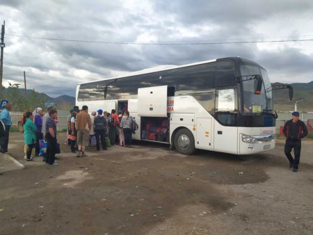 Bus que nos llevaría a  Kazajistán.