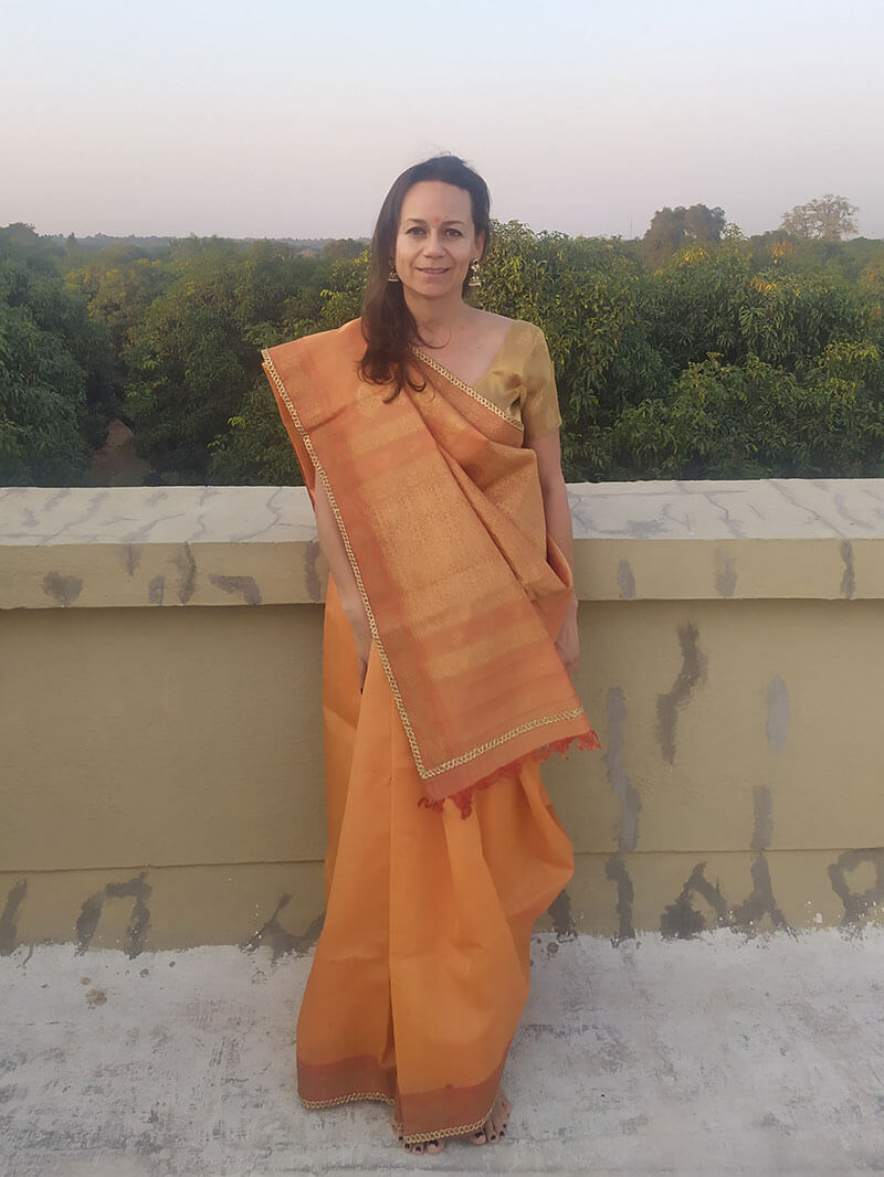 Cómo vestir un sari?